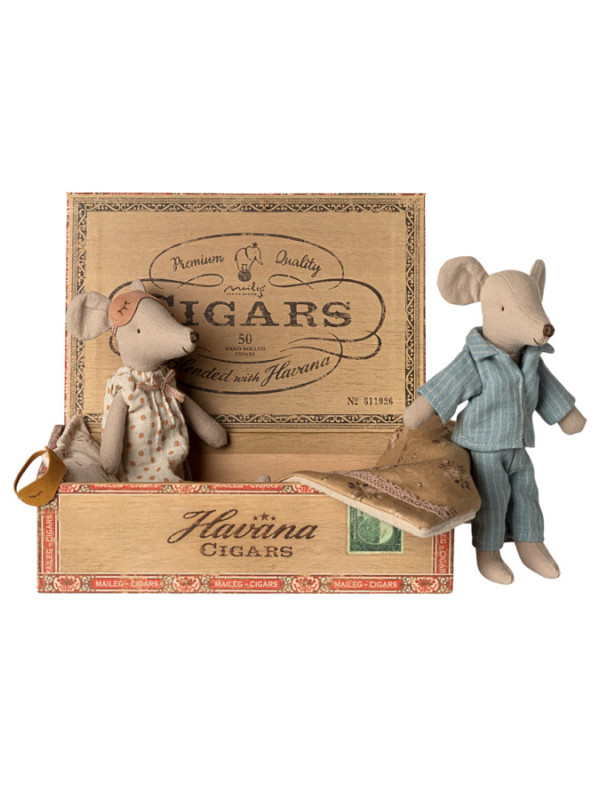 MAMÁ Y PAPÁ RATÓN EN CAJA DE CIGARROS, MAILEG