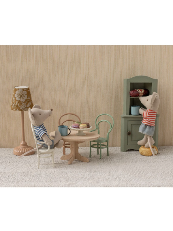 MESITA DE COMEDOR OVAL DE MADERA PARA RATONCITOS, MAILEG